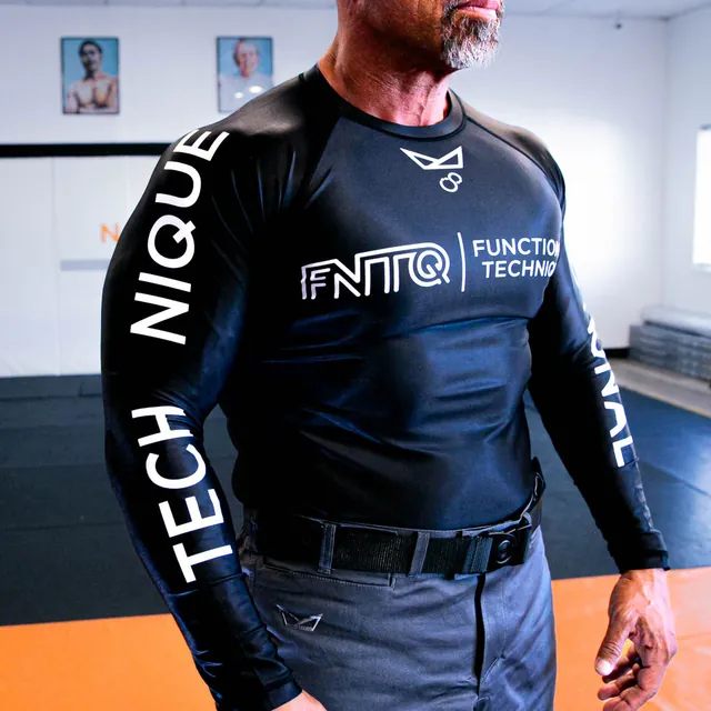 Long sleeve rashguard in black